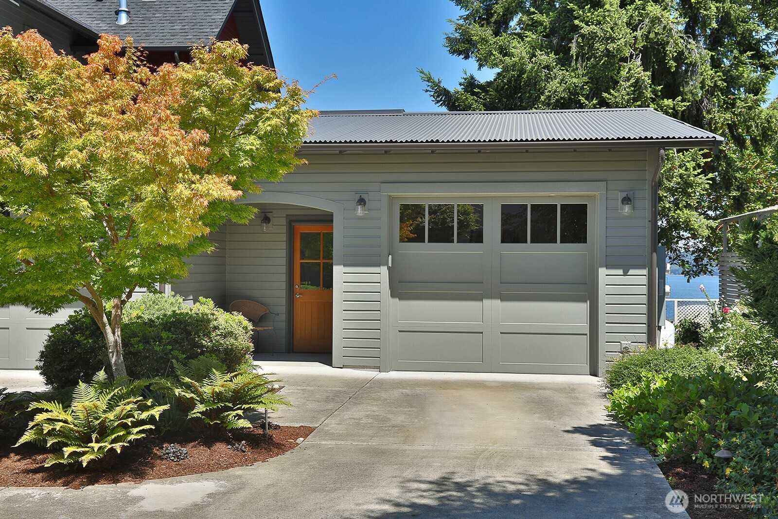 512 Cascade Avenue A Property Photo 3