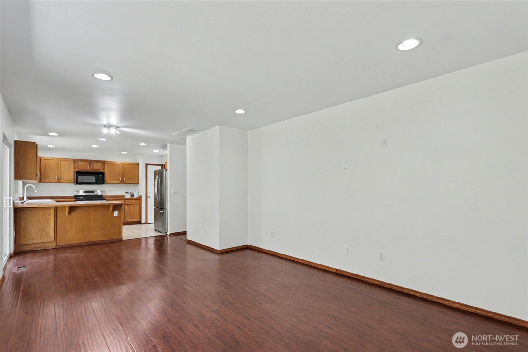18663 Rainier View Road Property Photo 2