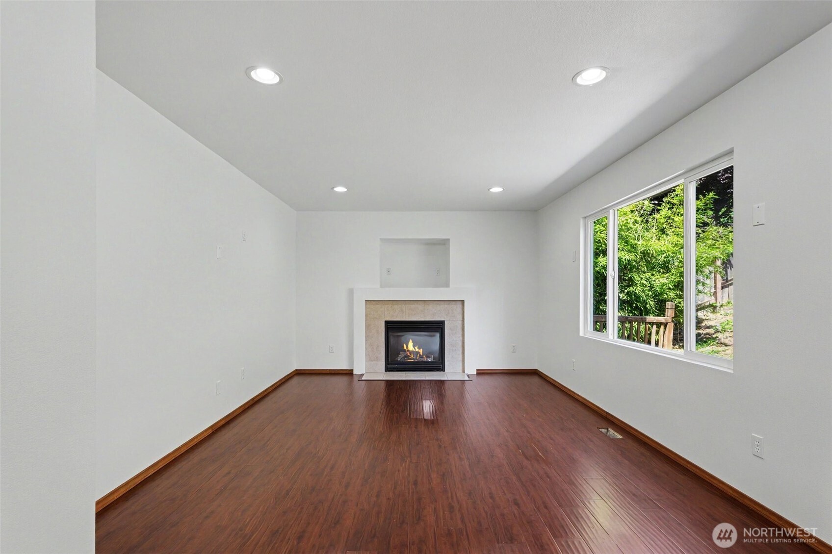 18663 Rainier View Road Property Photo 5