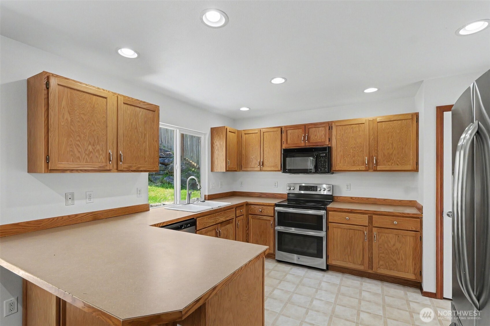 18663 Rainier View Road Property Photo 7