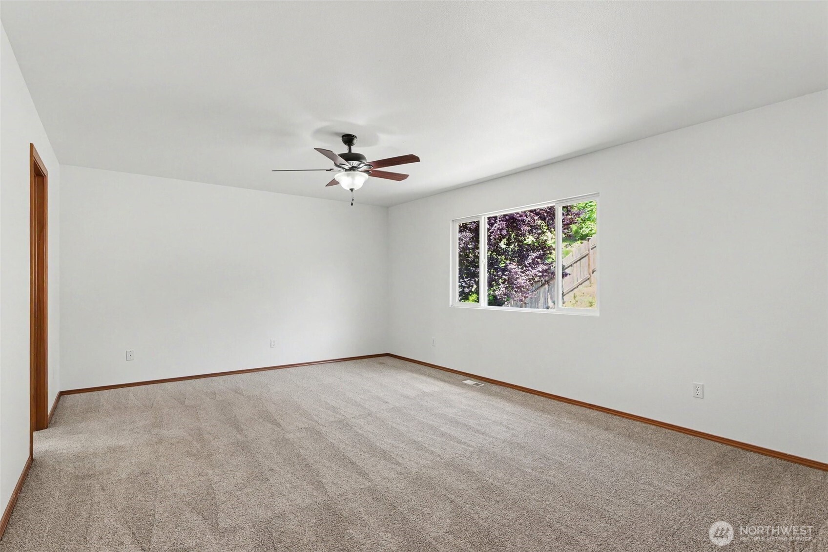 18663 Rainier View Road Property Photo 12