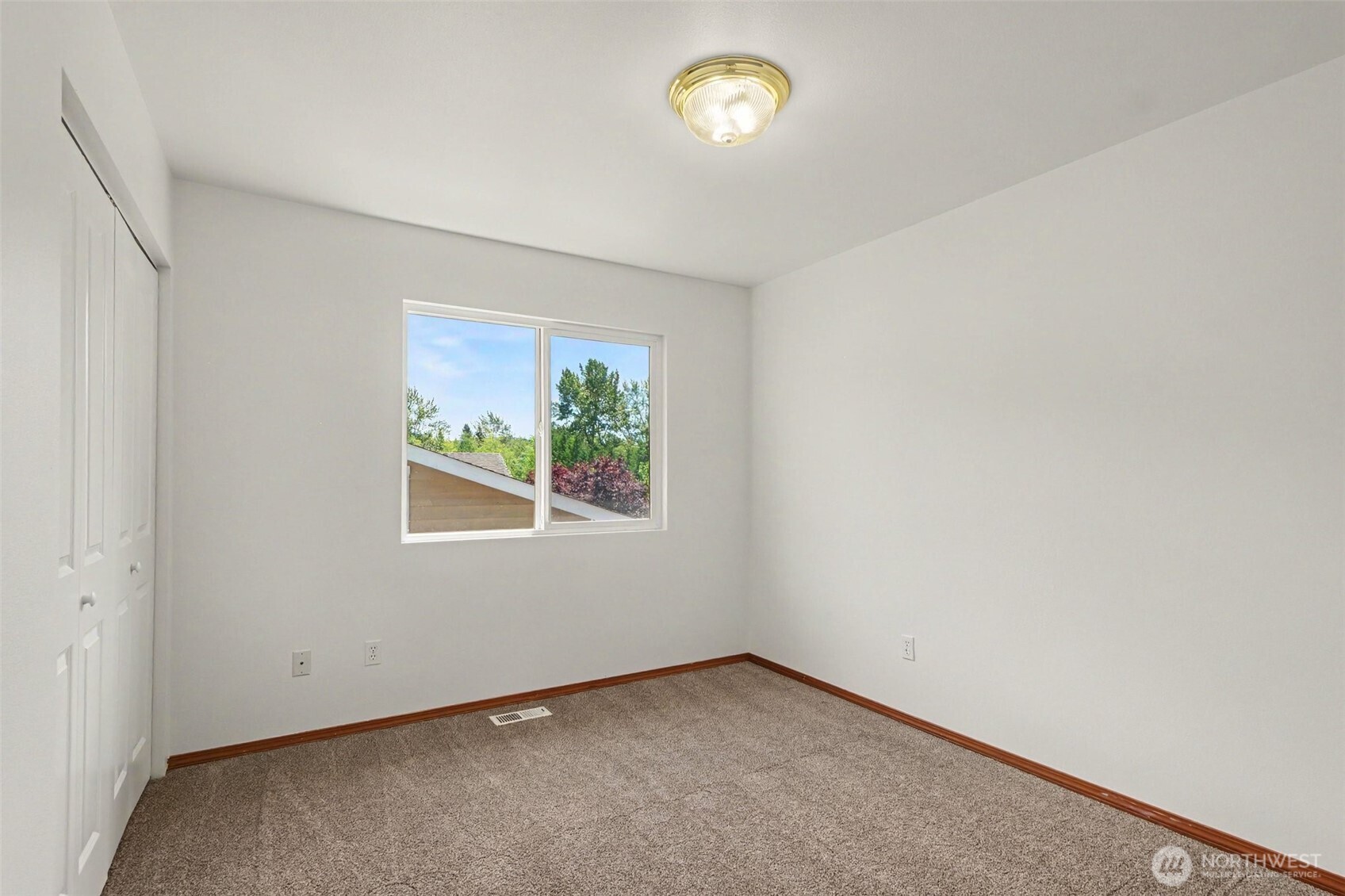 18663 Rainier View Road Property Photo 23