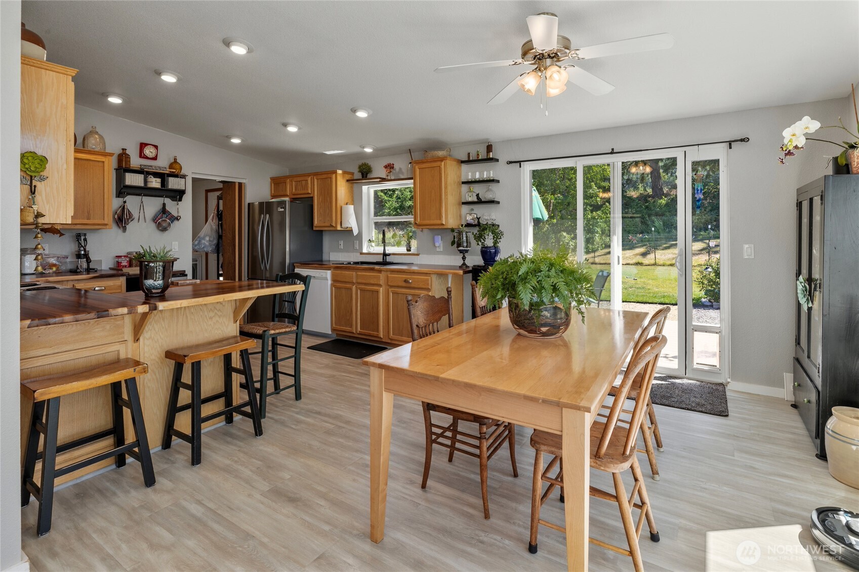 4200 Upper Peoh Point Road Property Photo 8