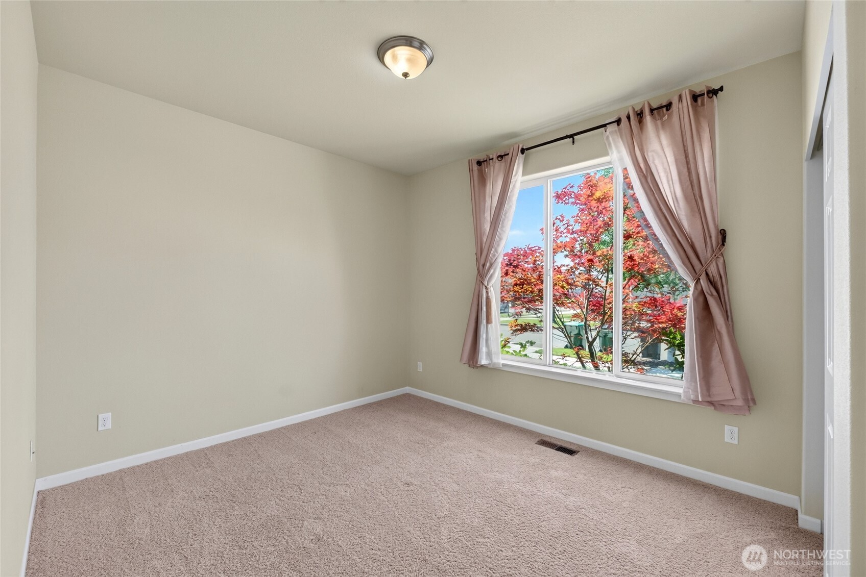 638 Mandee Street Property Photo 7