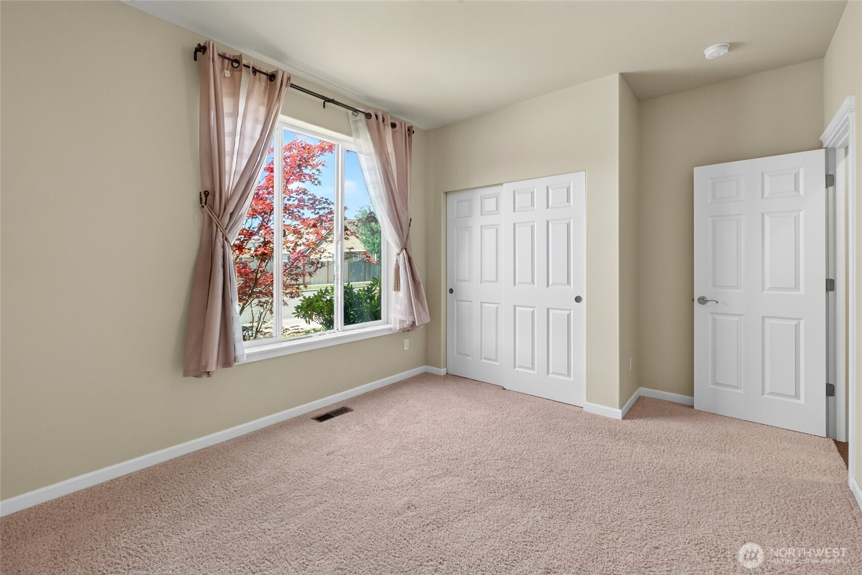 638 Mandee Street Property Photo 8