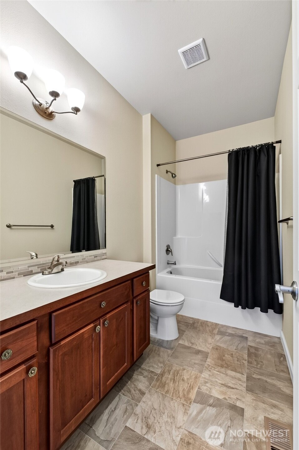 638 Mandee Street Property Photo 10