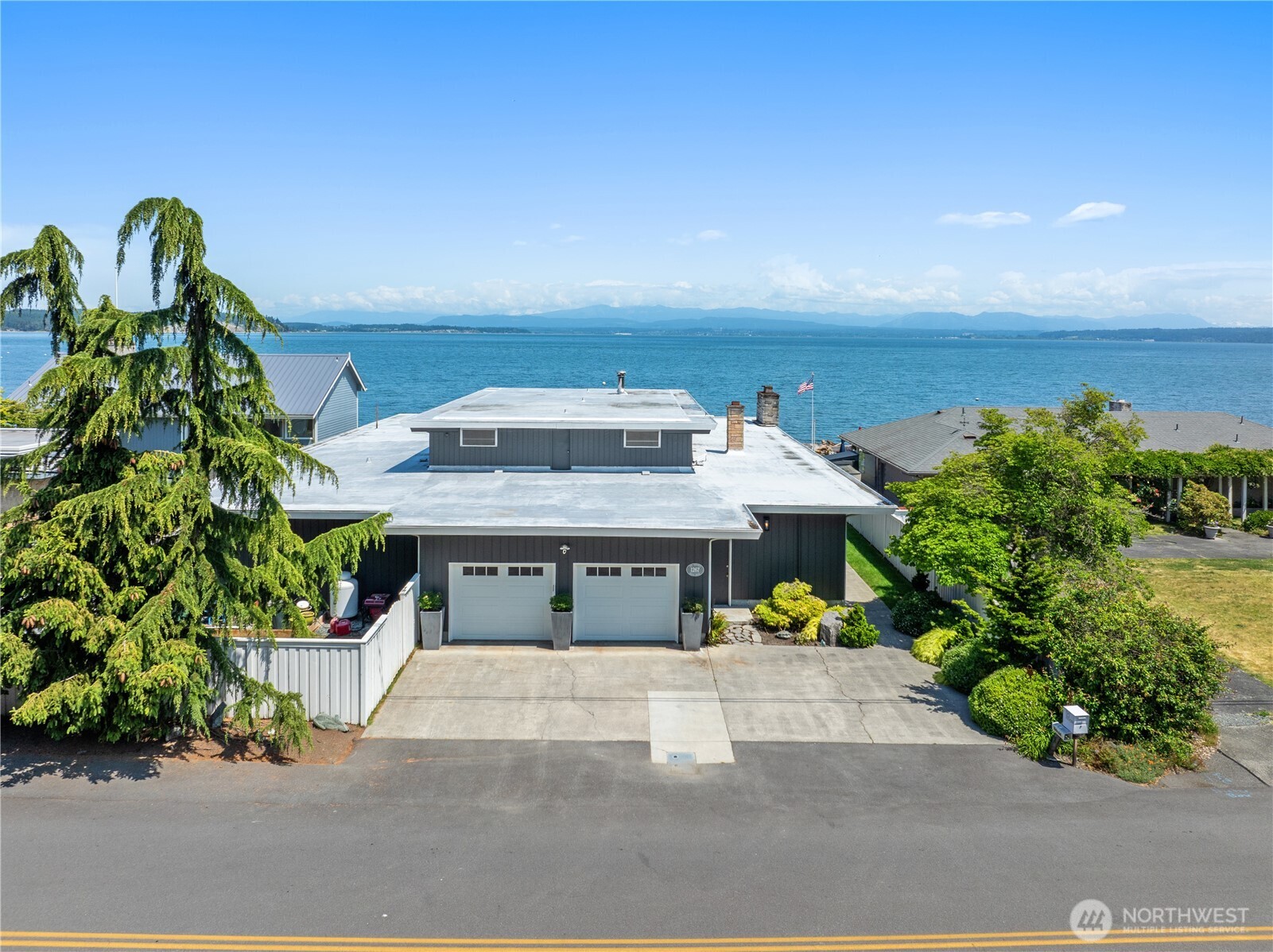 1267 Beach Drive Property Photo 2