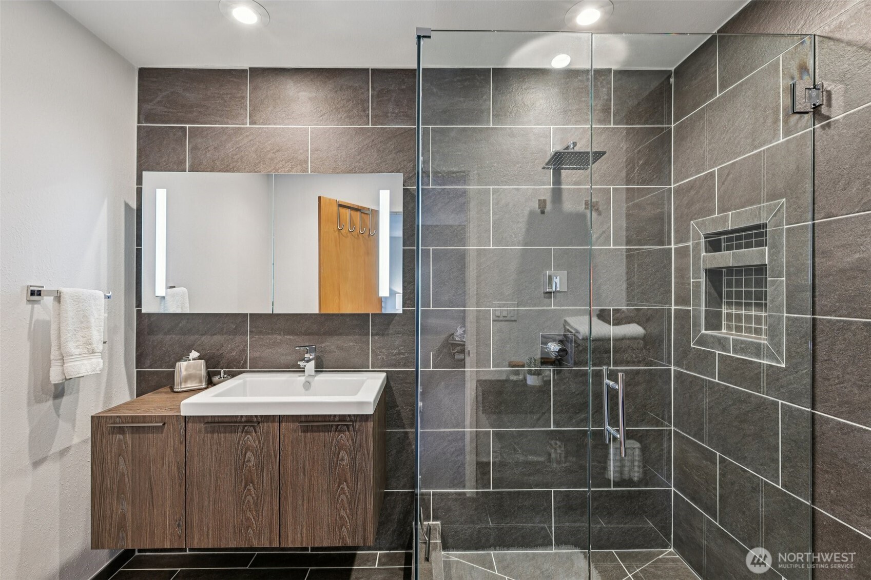 1267 Beach Drive Property Photo 31