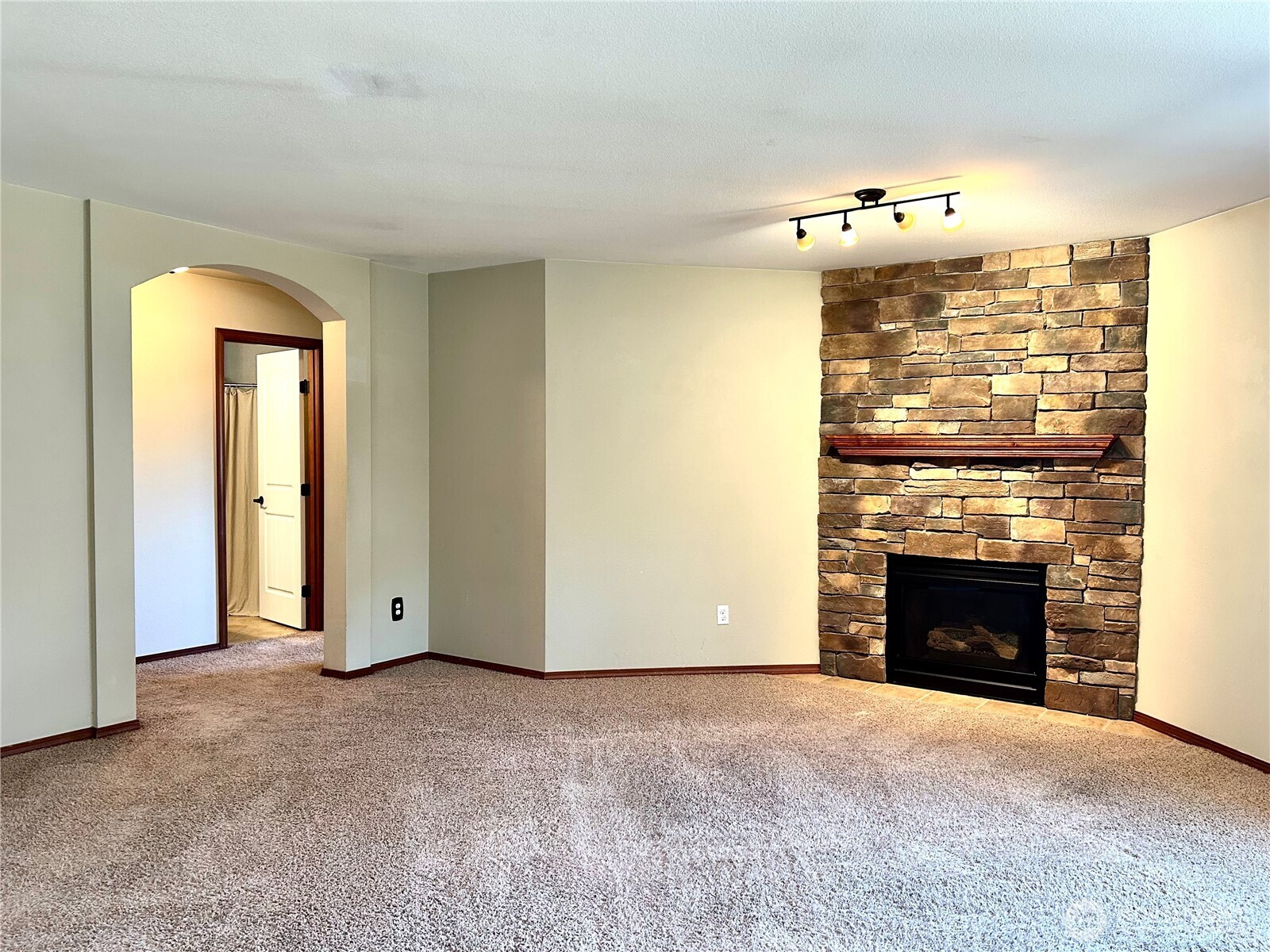 15172 Durant Drive Property Photo 9