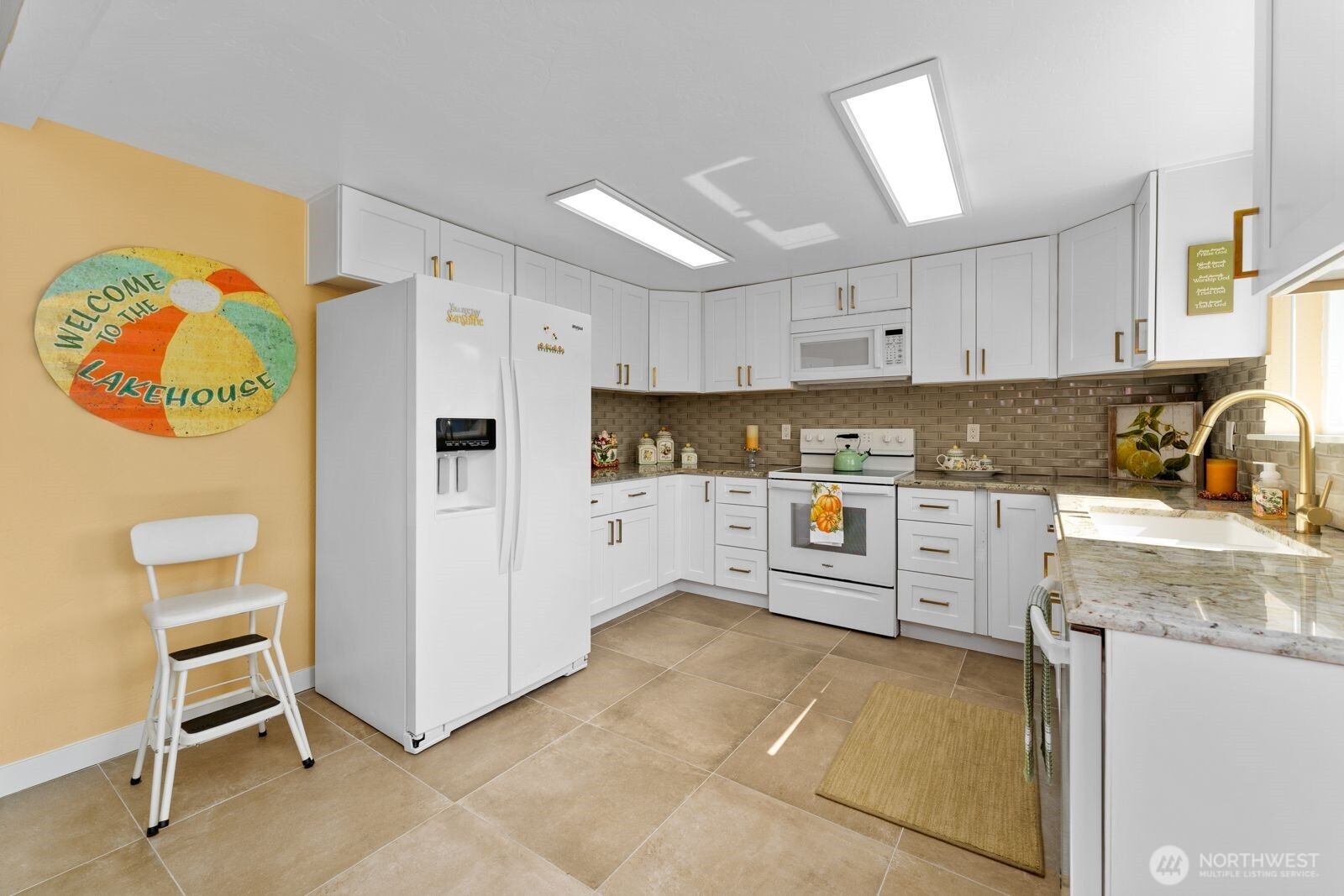 703 Boetzkes Avenue Property Photo 6