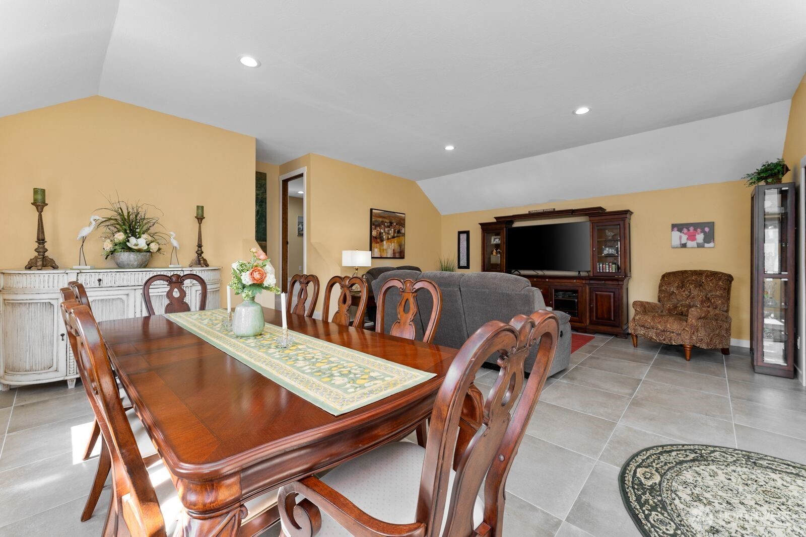 703 Boetzkes Avenue Property Photo 7