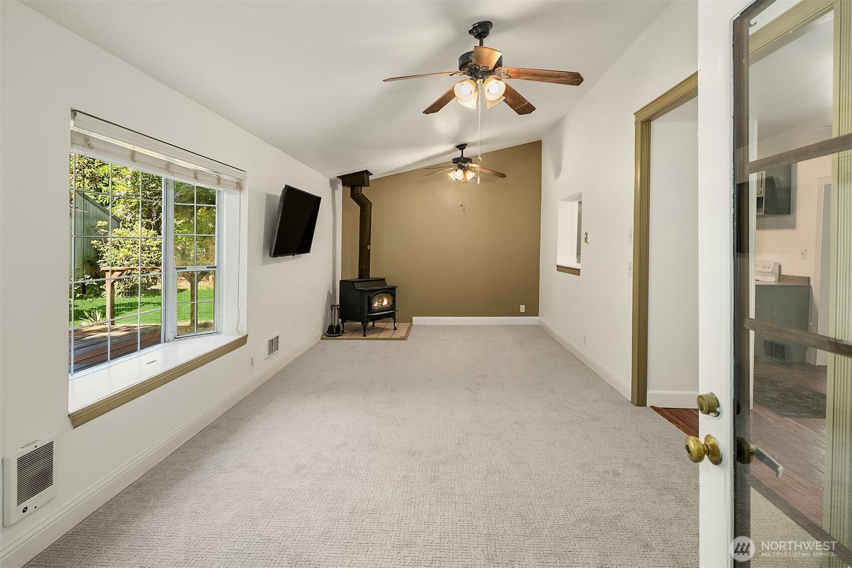 43119 Se North Bend Way Property Photo 8