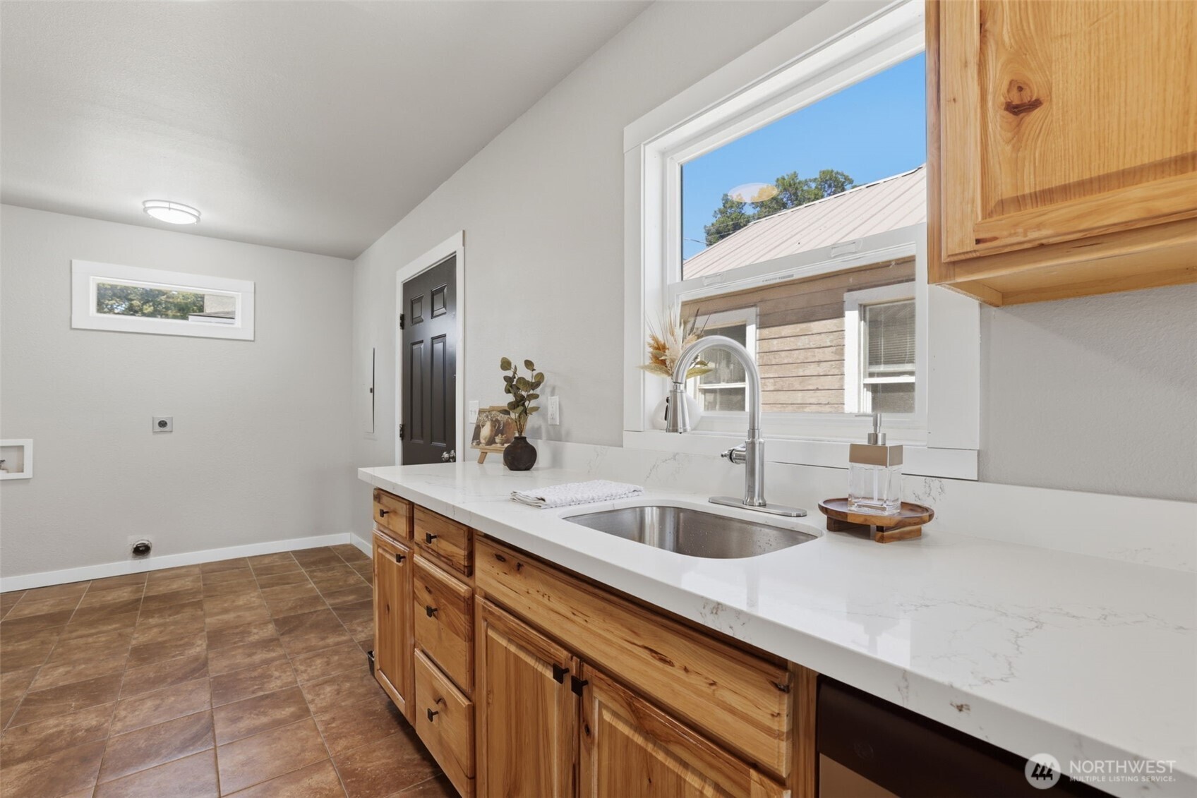 504 Methow Street Property Photo 7
