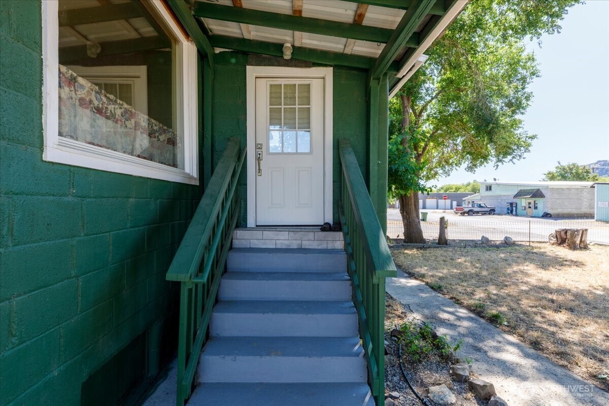 214 A Street Property Photo 3