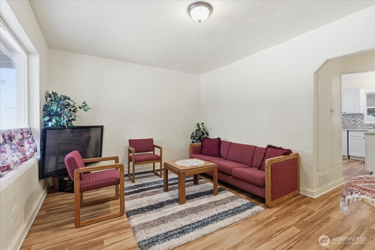 214 A Street Property Photo 4