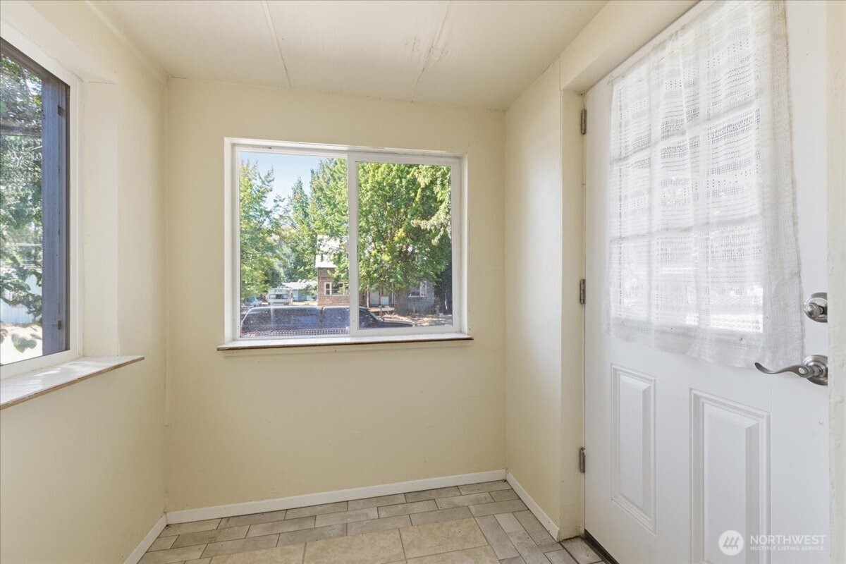 214 A Street Property Photo 13