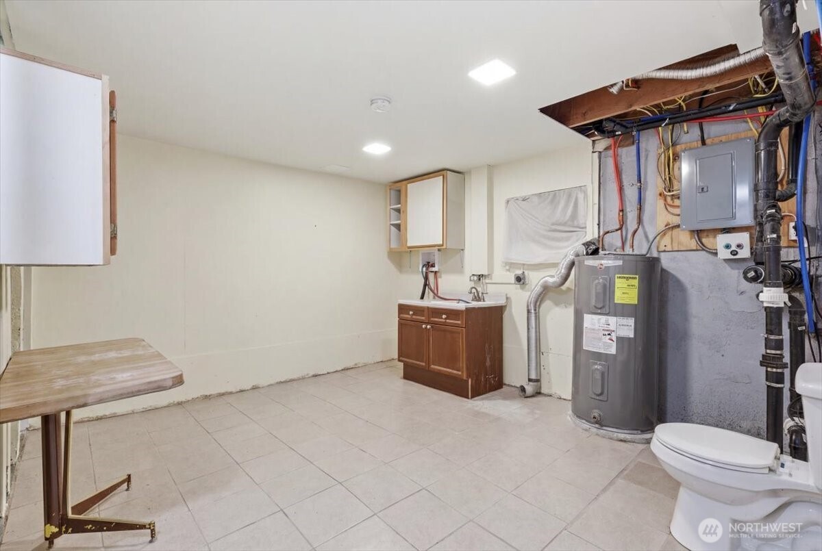 214 A Street Property Photo 14