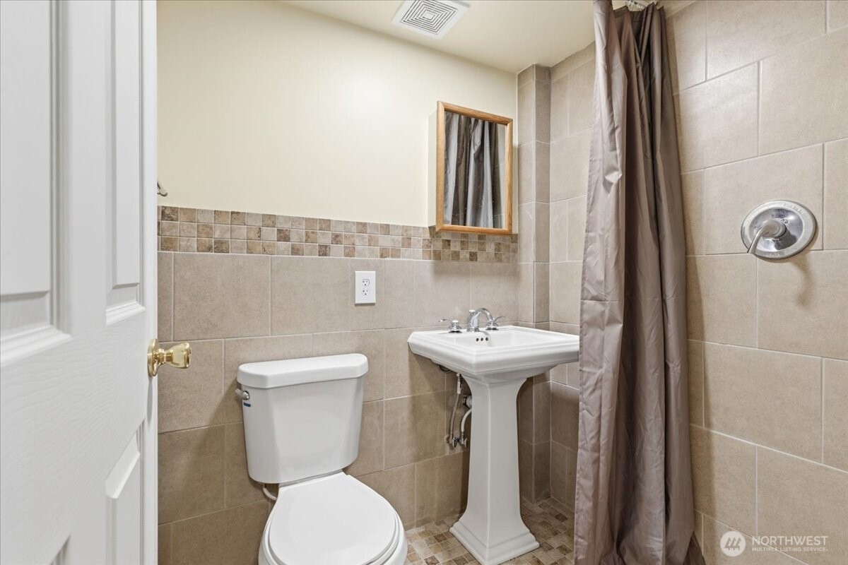 214 A Street Property Photo 20