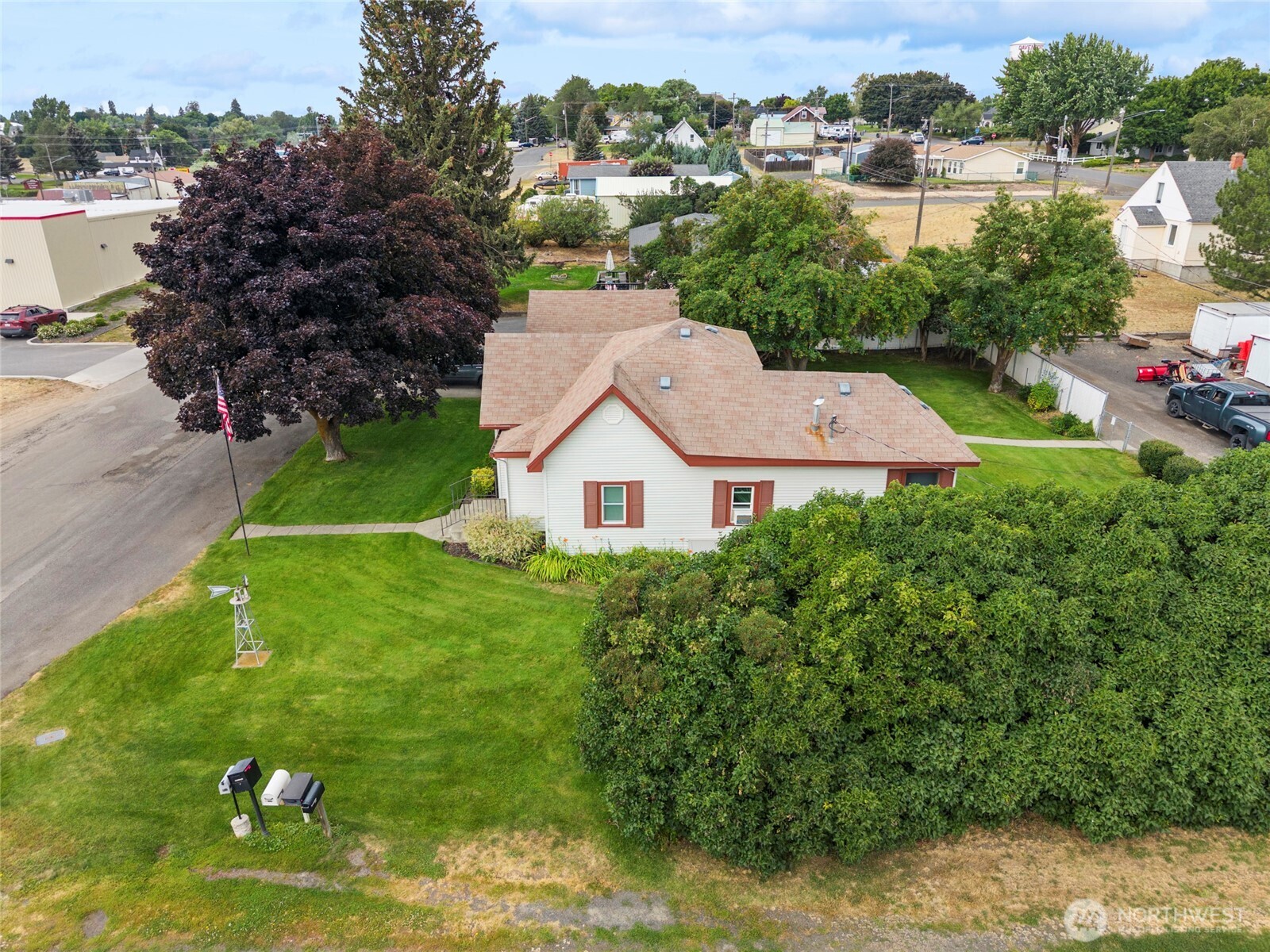 114 Logan Street Property Photo 6
