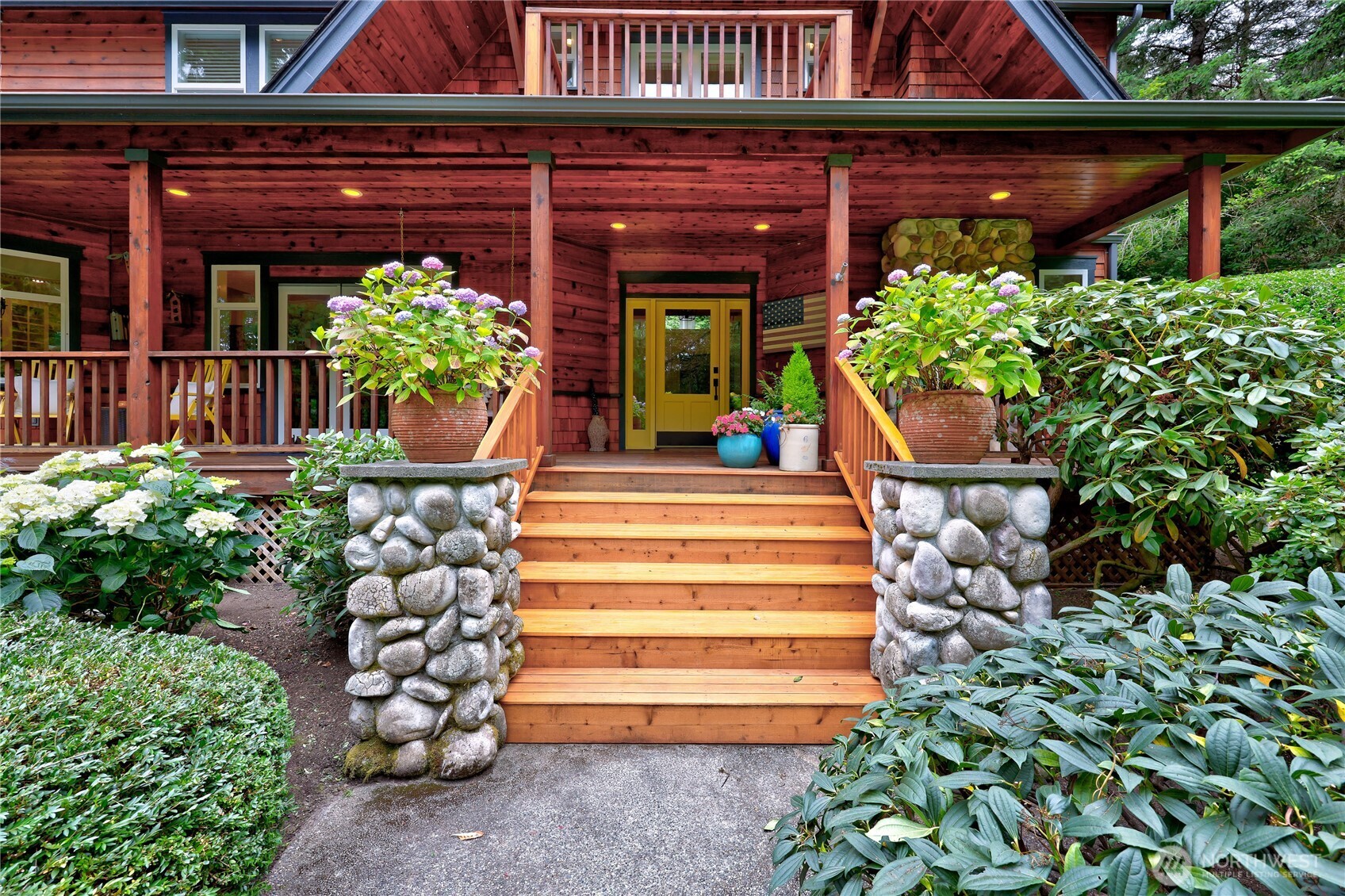 8724 Ne Laughing Salmon Lane Property Photo 6