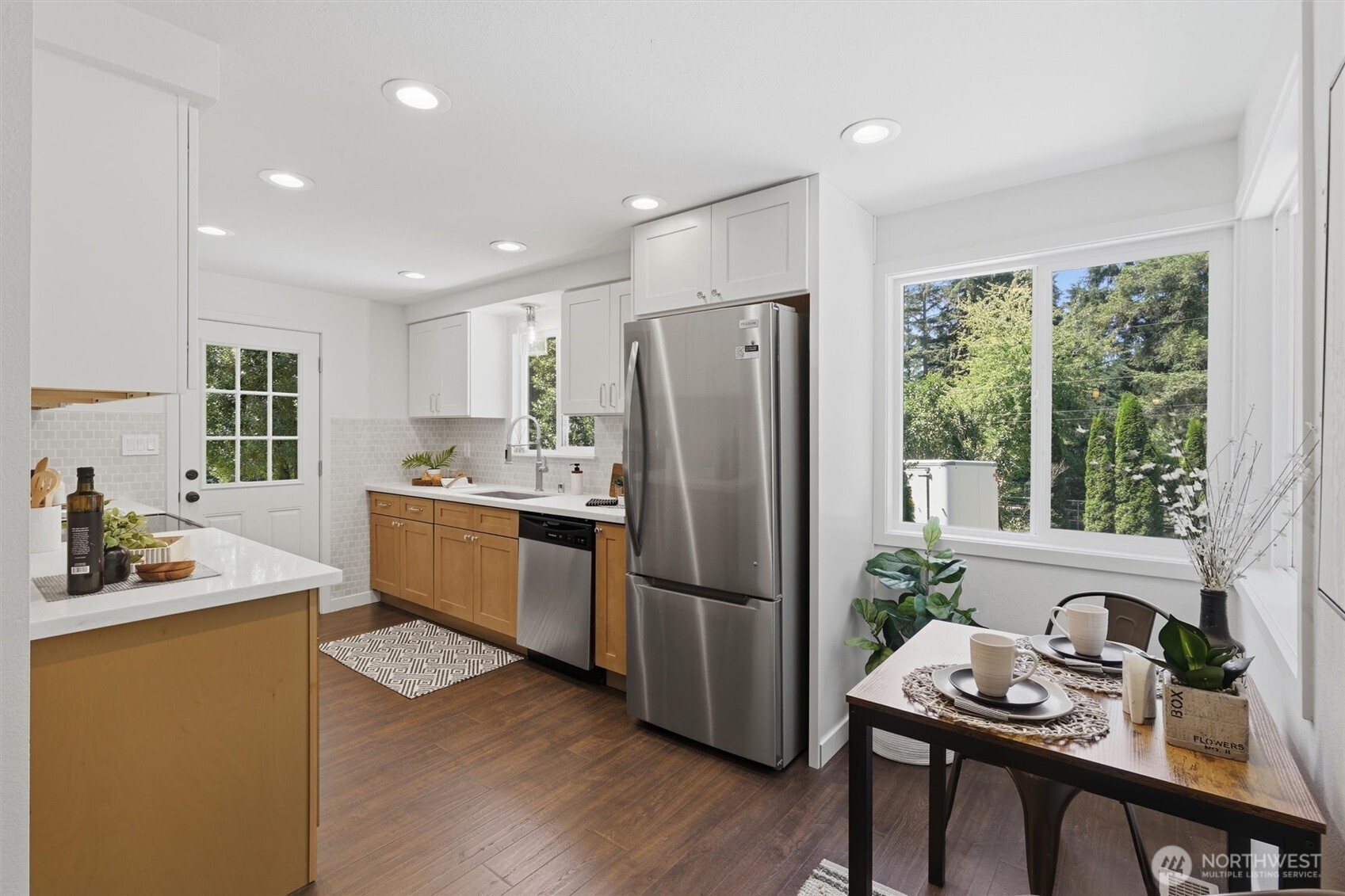 7524 Maltby Road Property Photo 8
