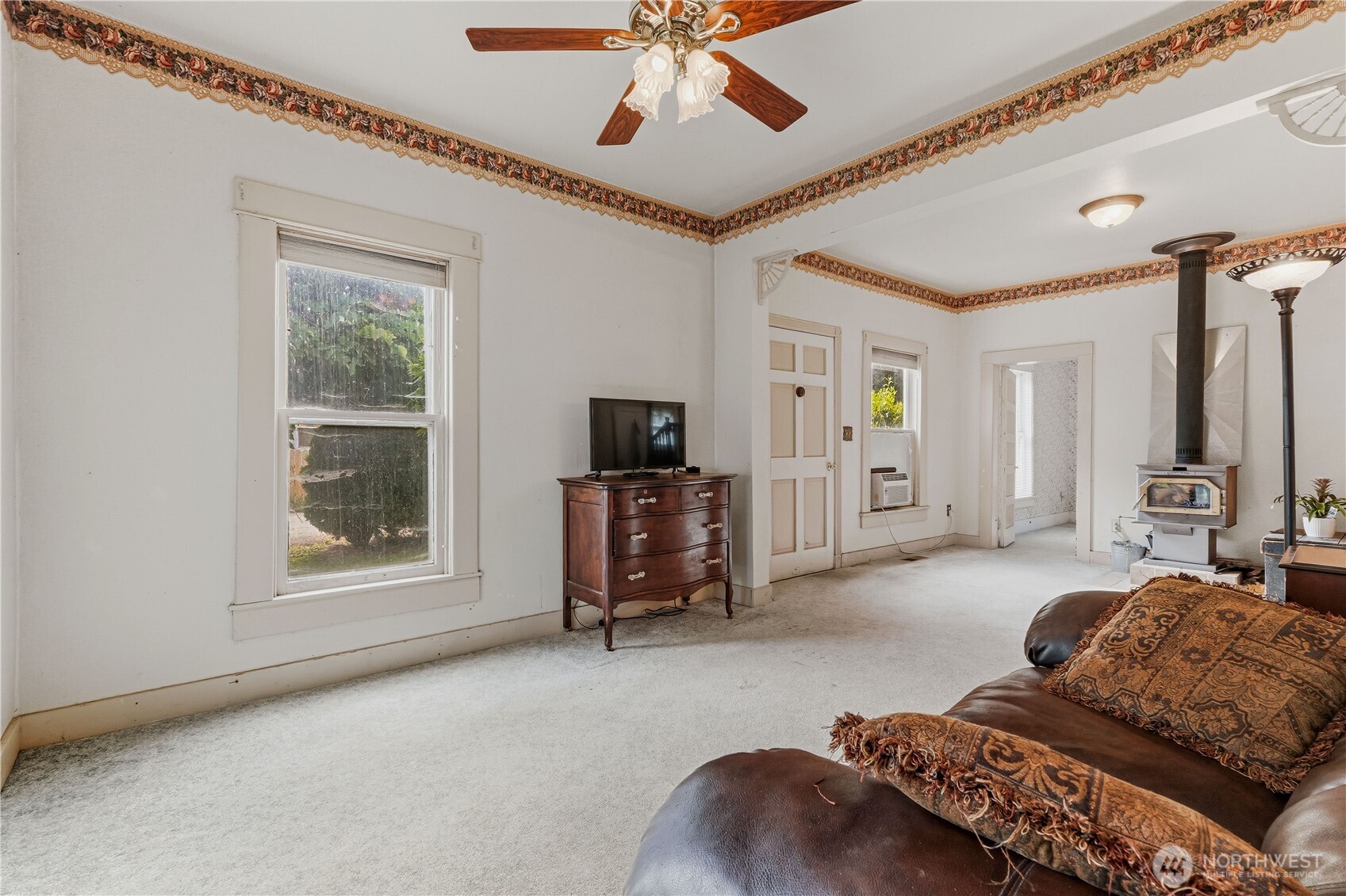 5601 Airport Road Property Photo 8