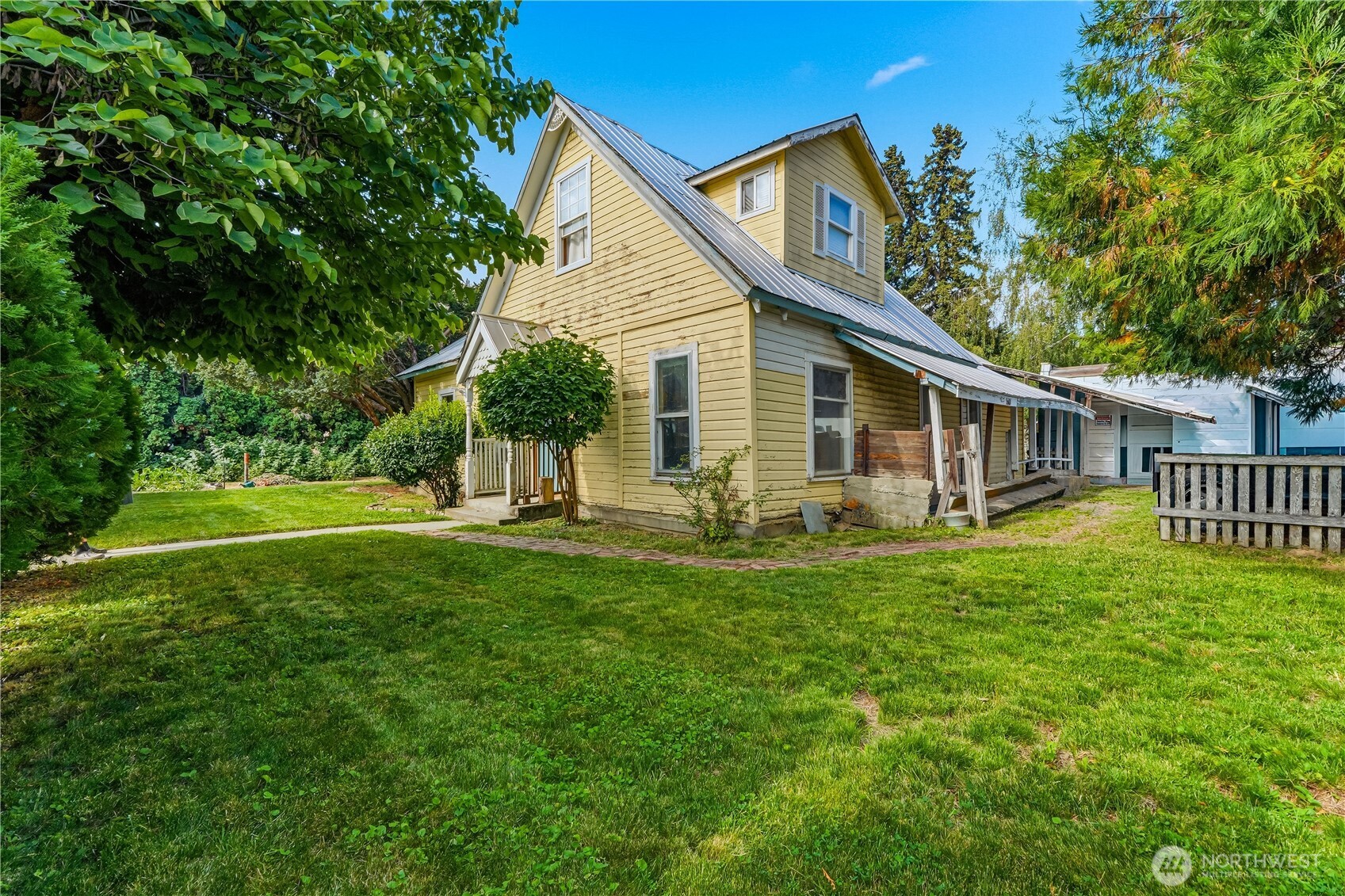 5601 Airport Road Property Photo 33