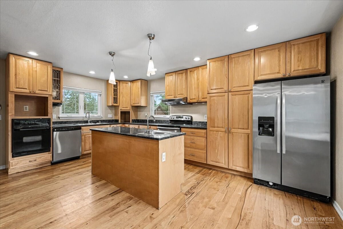 1308 104th Street Property Photo 14