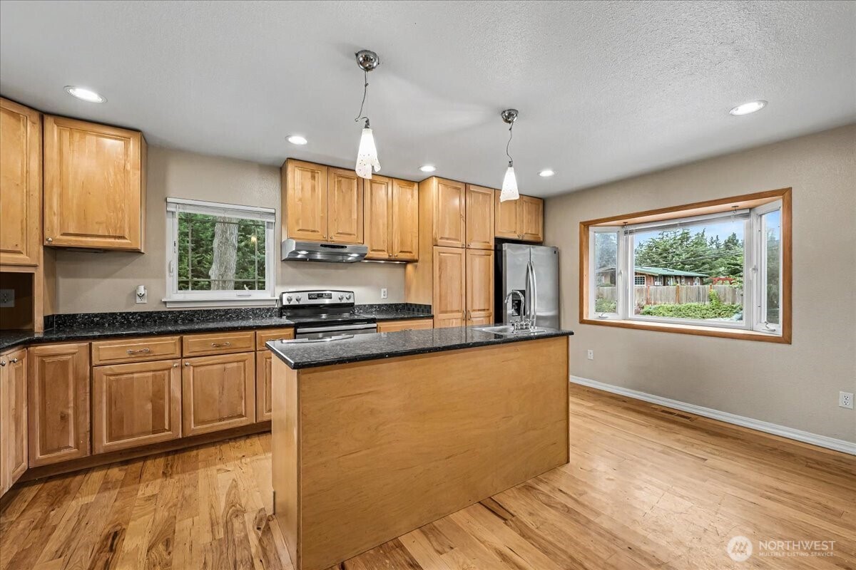 1308 104th Street Property Photo 15
