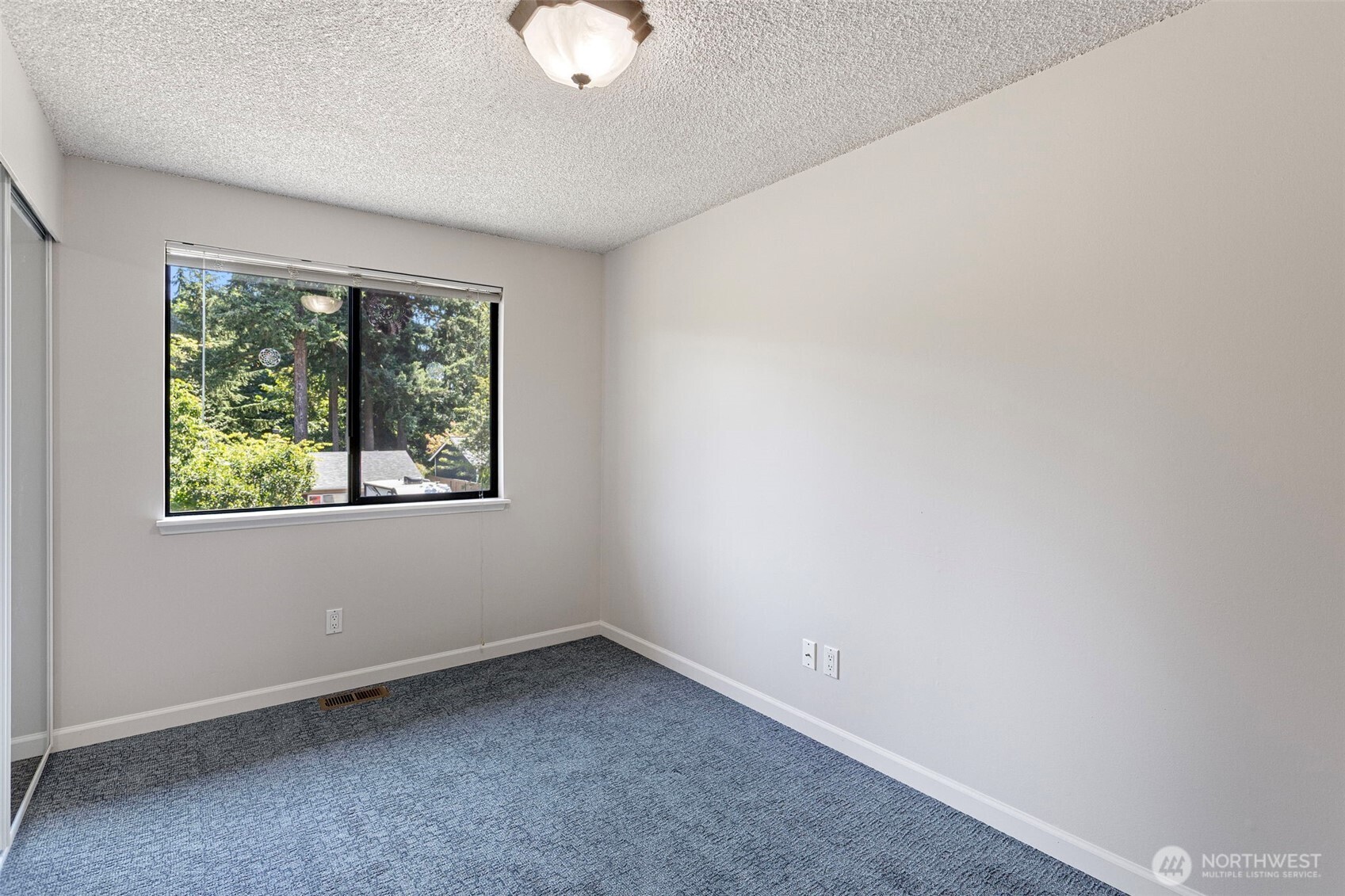 22202 Meridian Avenue Property Photo 16