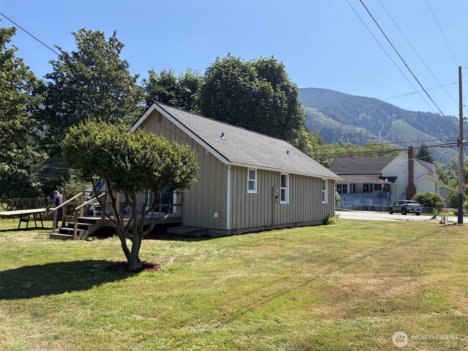 591 Maple Street Property Photo 5