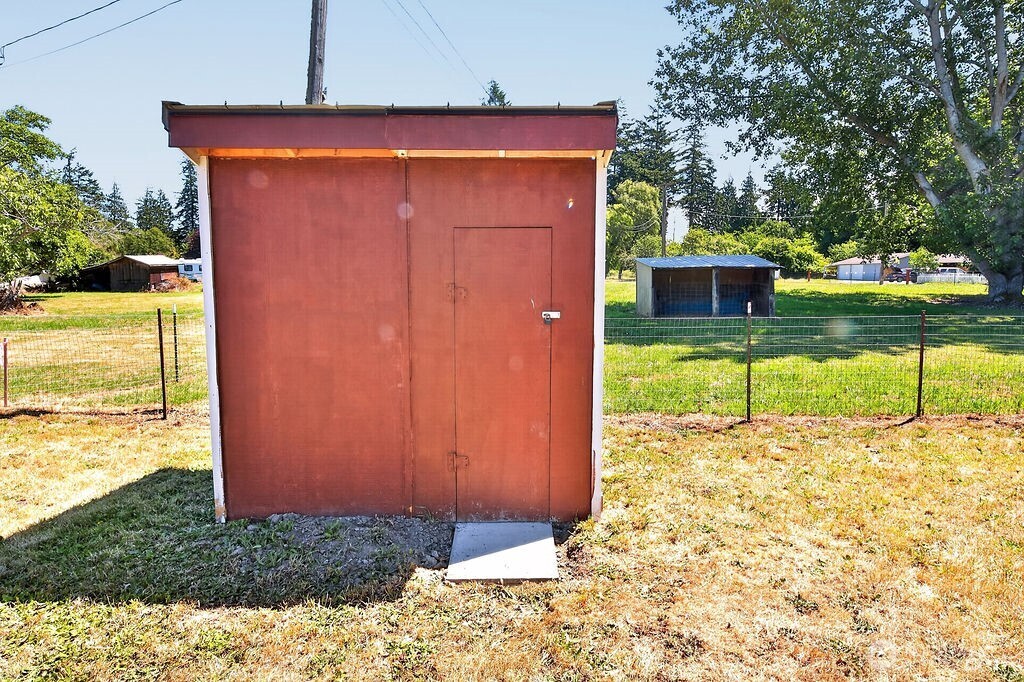 490 Fasola Road Property Photo 11