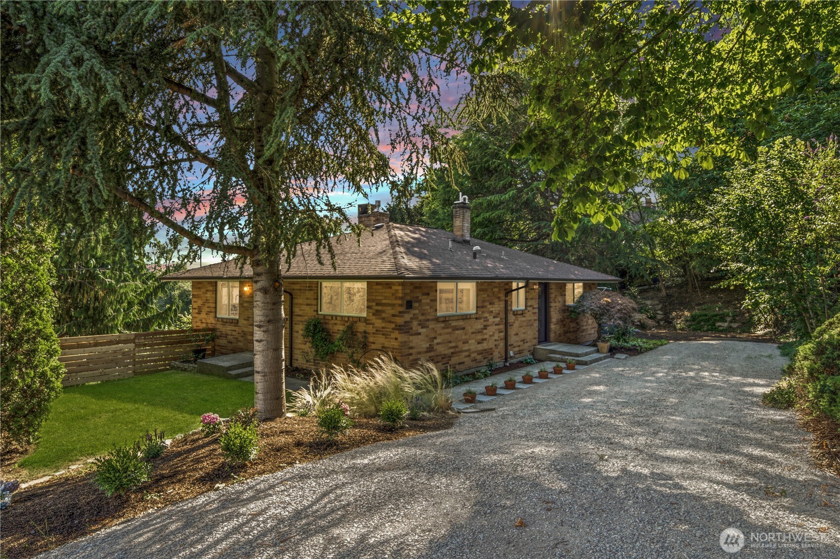 629 SW 3rd Place Property Photo 1