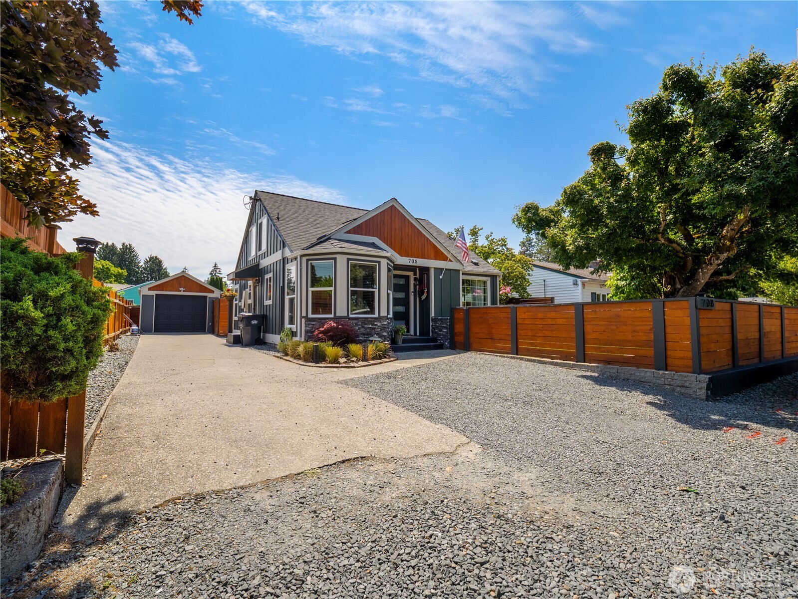 708 116th St S. Property Photo 1