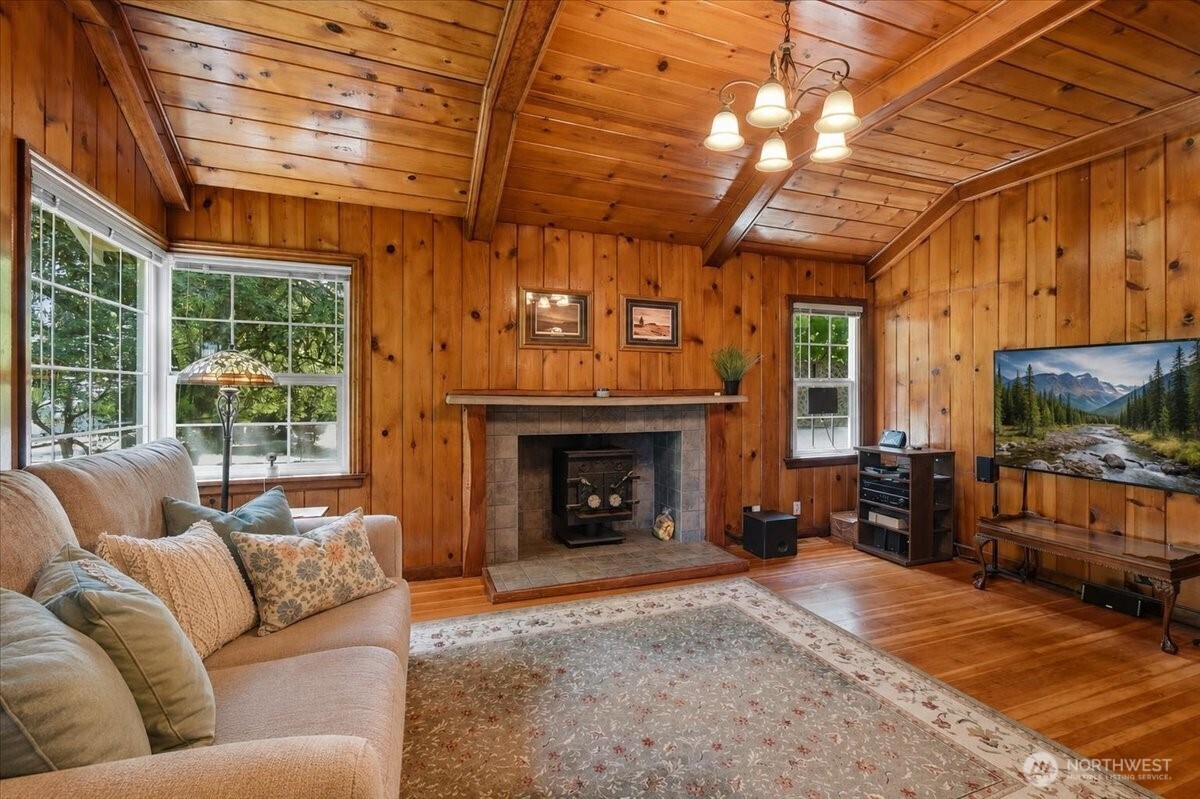 19711 104th Avenue Property Photo 3