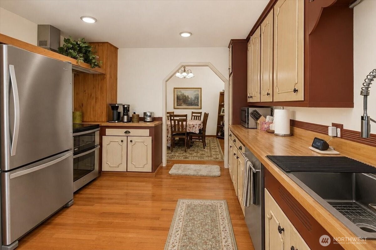 19711 104th Avenue Property Photo 9