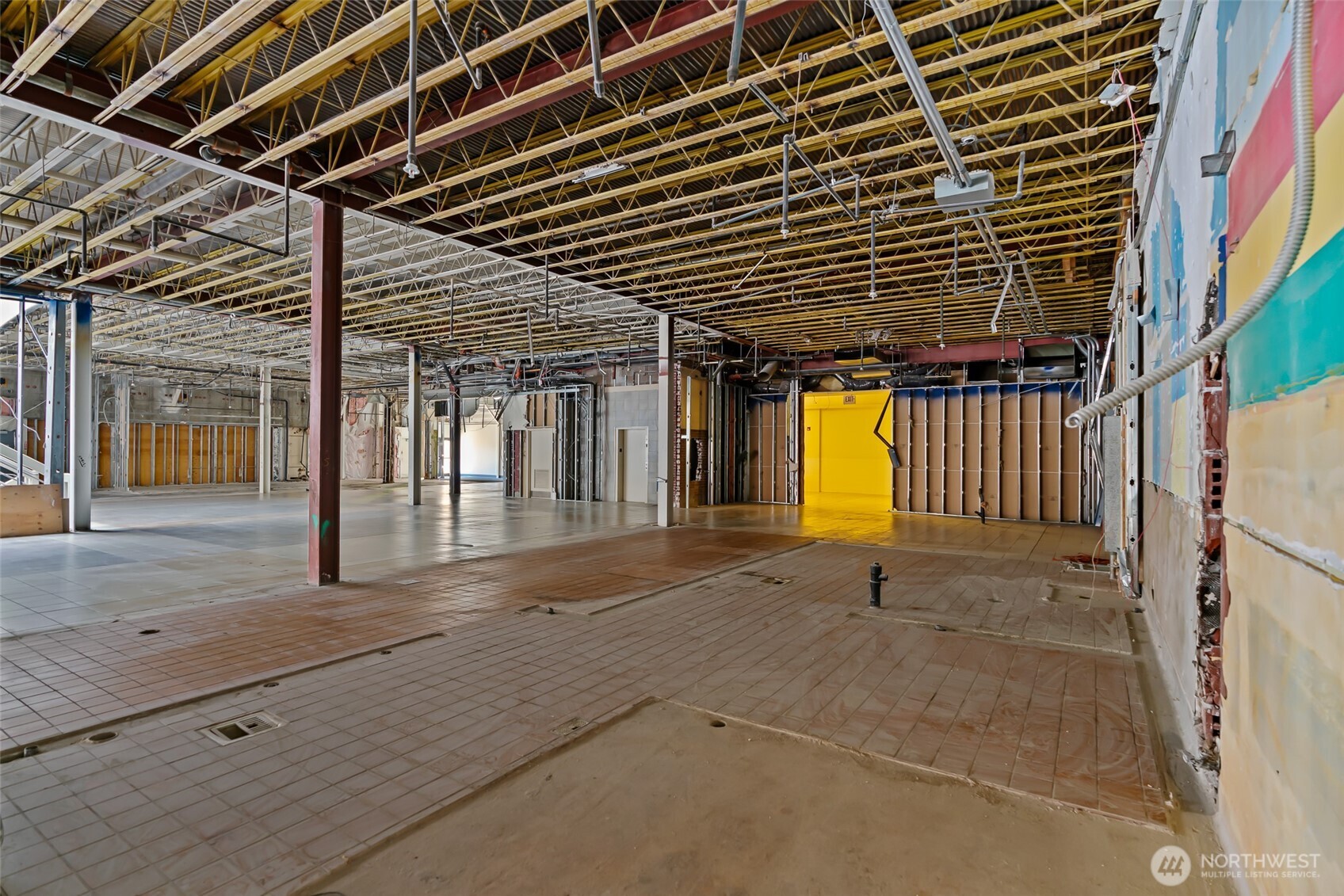 301 E Yakima Avenue Property Photo 16