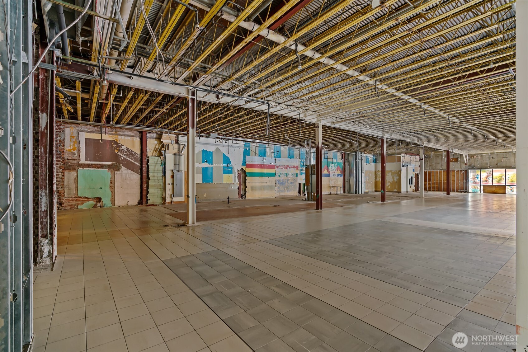 301 E Yakima Avenue Property Photo 17