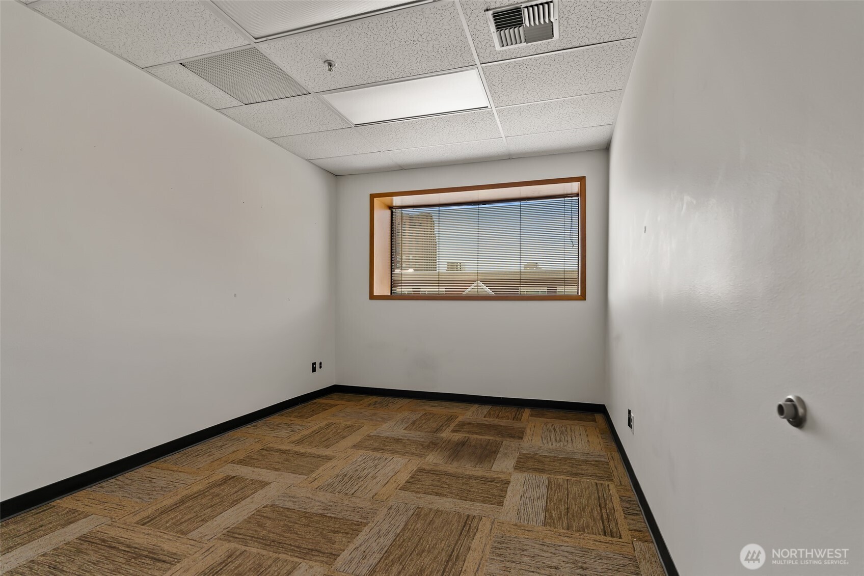 301 E Yakima Avenue Property Photo 33