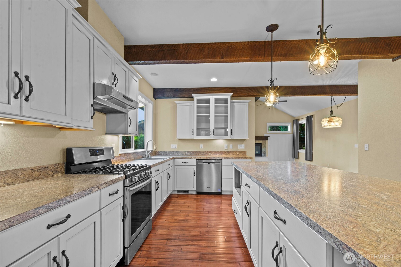 446 North Street Property Photo 11