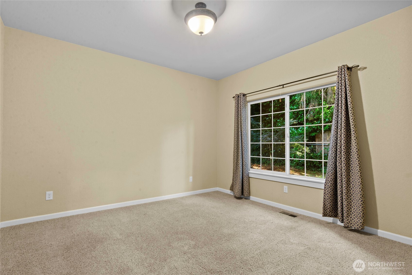 446 North Street Property Photo 13