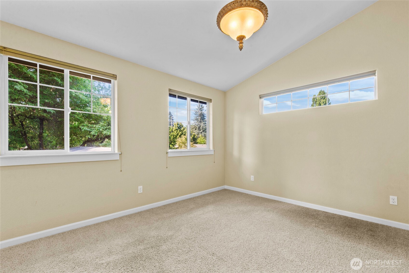 446 North Street Property Photo 18
