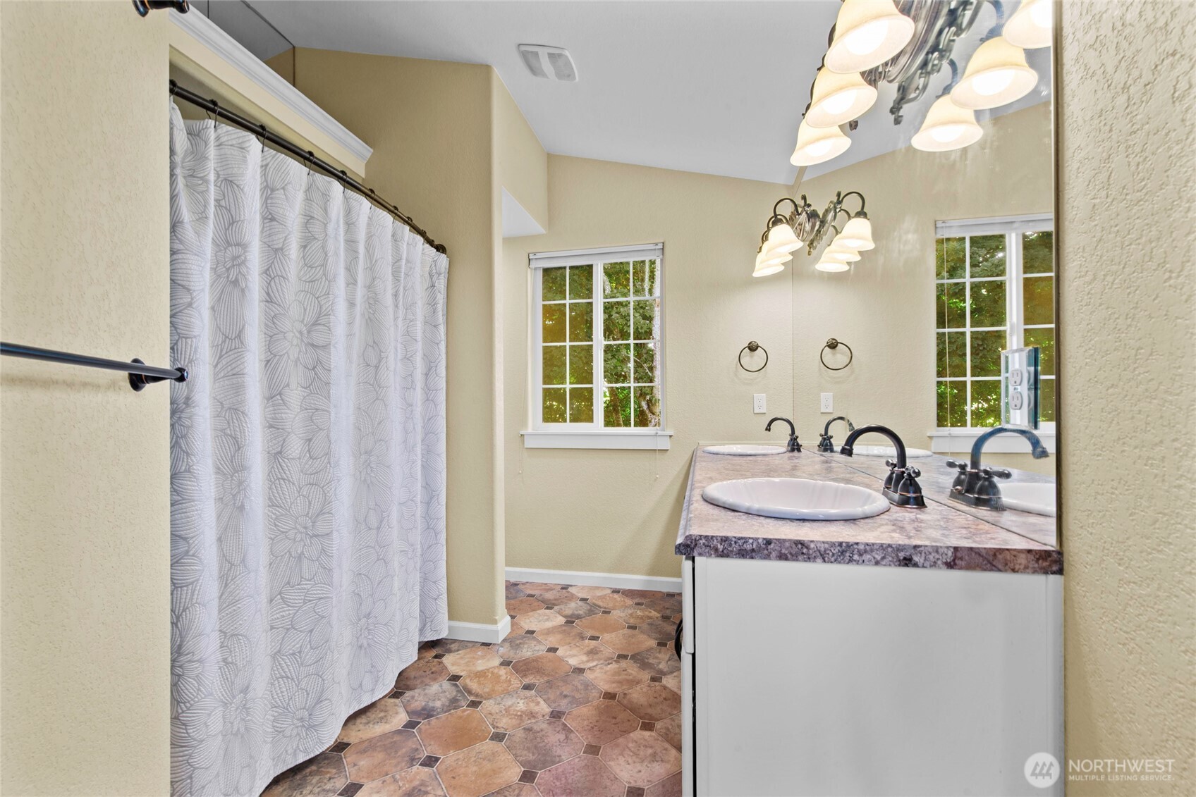 446 North Street Property Photo 20