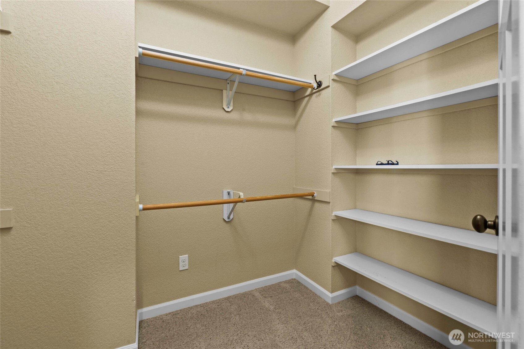 446 North Street Property Photo 21
