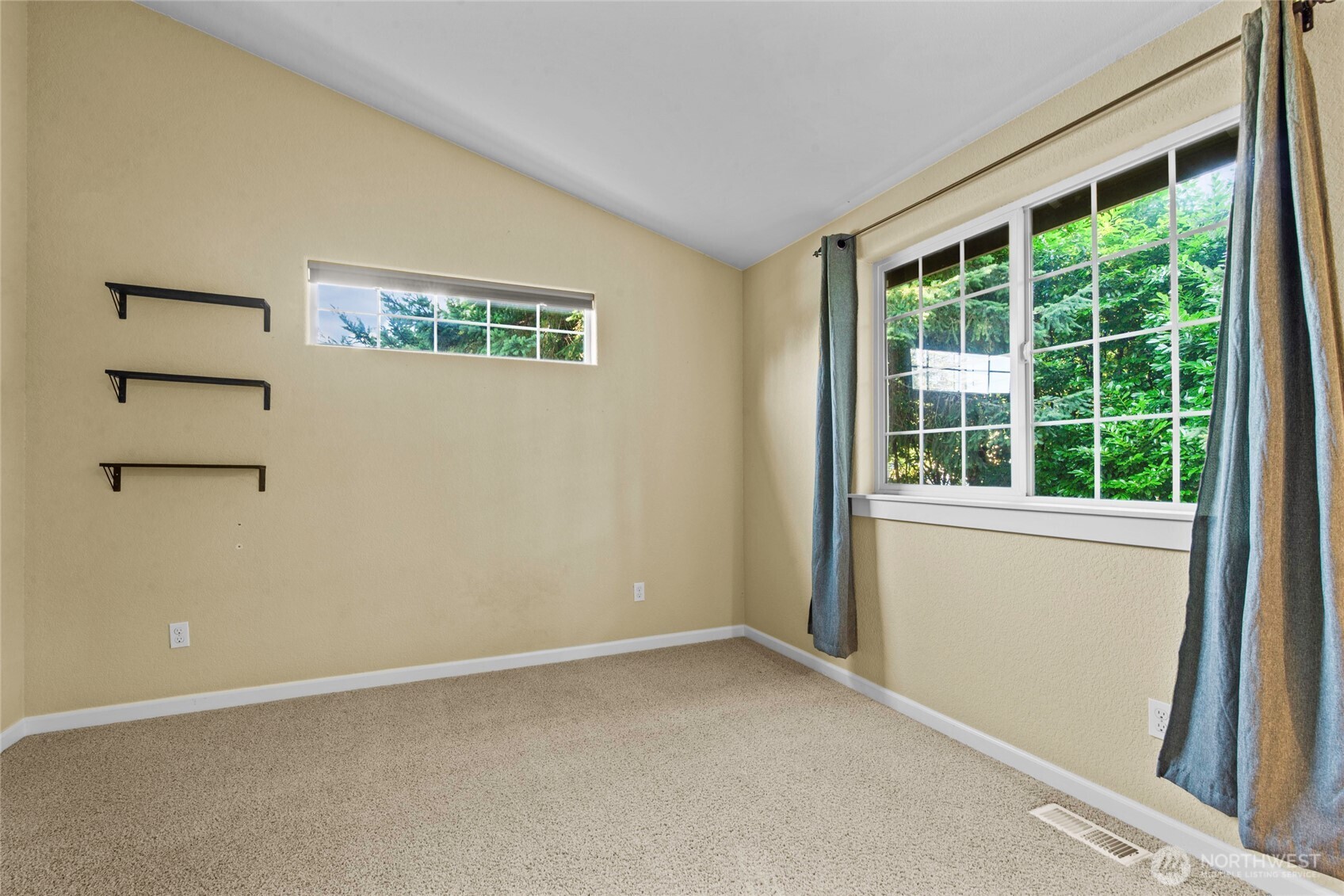 446 North Street Property Photo 22
