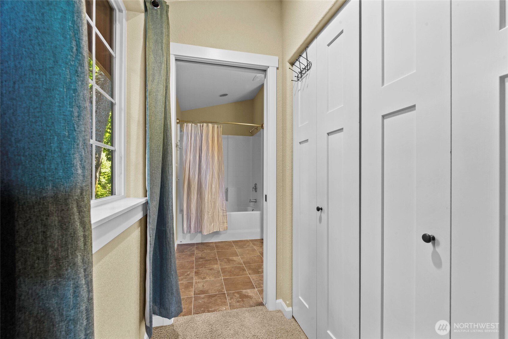 446 North Street Property Photo 23