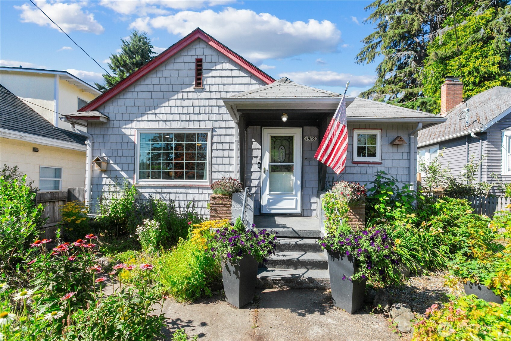 1918 Gregory Way Property Photo 2