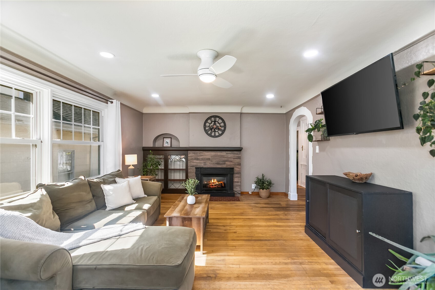 1918 Gregory Way Property Photo 6