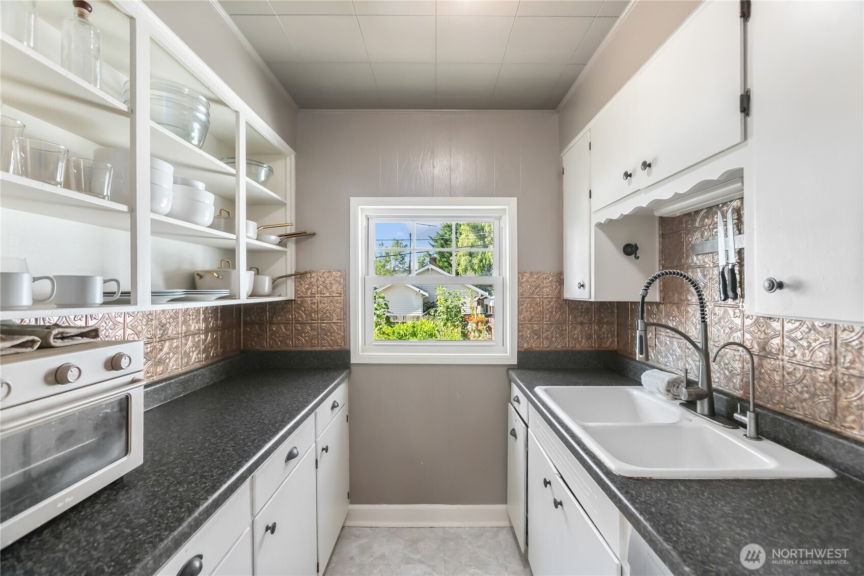 1918 Gregory Way Property Photo 10