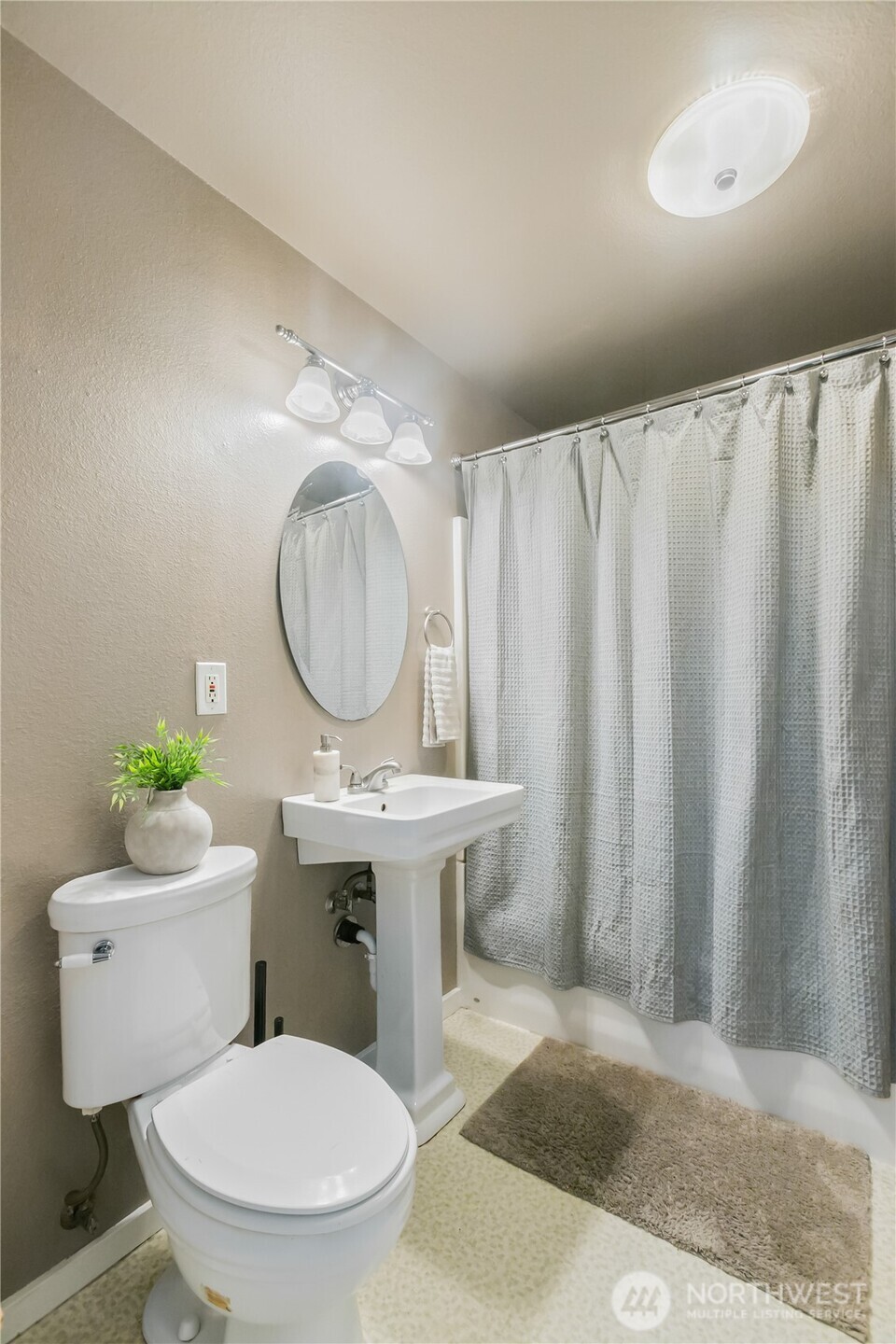 1918 Gregory Way Property Photo 20